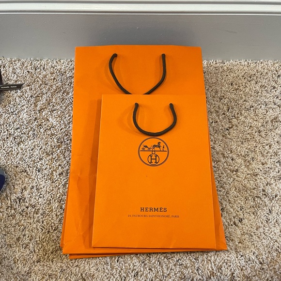 Lot of 5 Hermes Shopping Bags - Picture 3 of 3